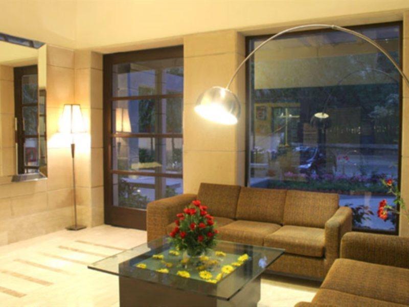 House By Howard New Delhi Extérieur photo