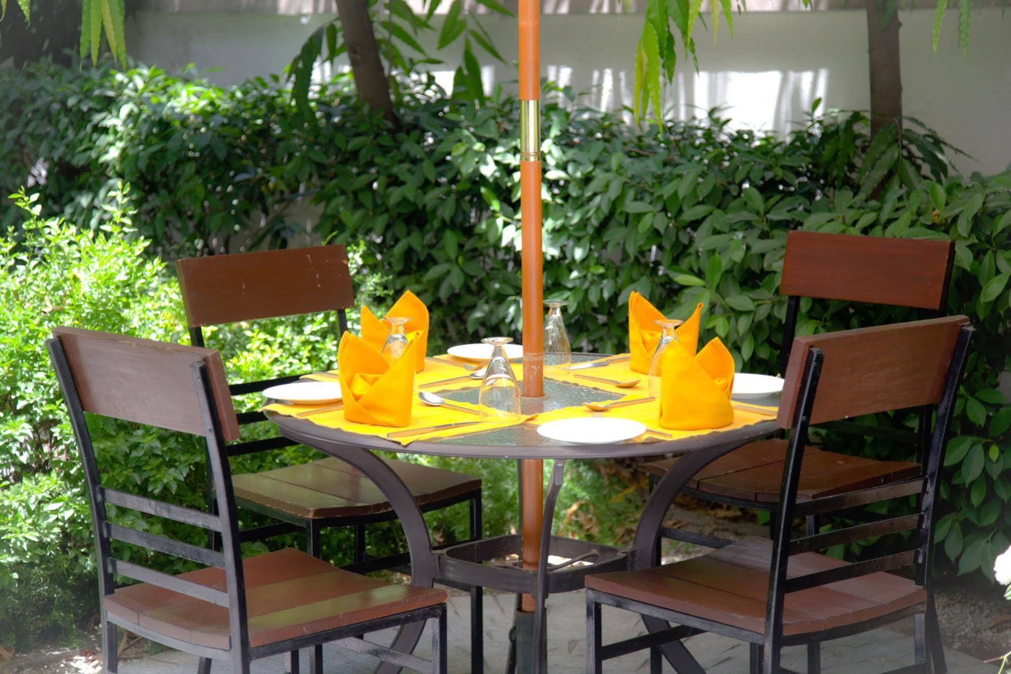 House By Howard New Delhi Extérieur photo
